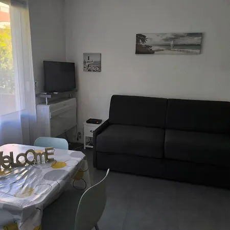 Studio La Desirade Clim, Wifi, Proche Port, Balcon