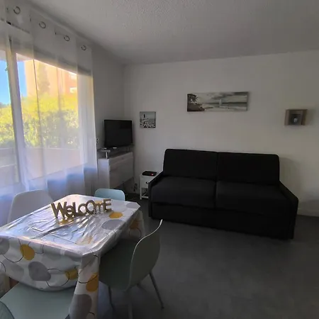 La Desirade Avec Parking- Port - Wifi Couchage En 160 Neuf Apartamento Agde