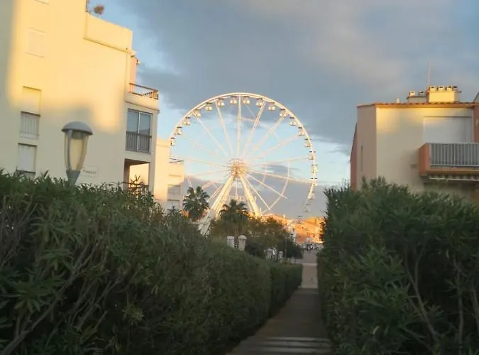La Desirade Avec Parking- Port - Wifi Couchage En 160 Neuf شقة