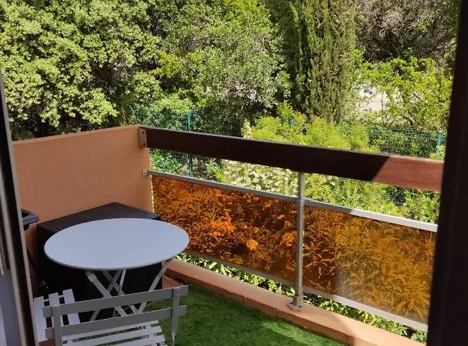 La Desirade Avec Parking- Port - Wifi Couchage En 160 Neuf شقة آجد